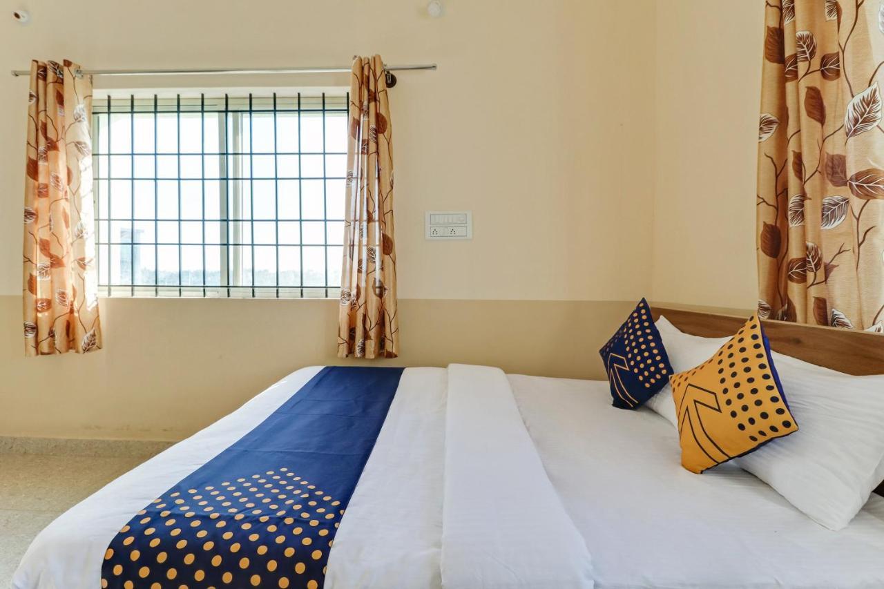 فندق حسنفي  Spot On 76940 Sri Annapoorneshwari Residency Boarding & Lodging المظهر الخارجي الصورة